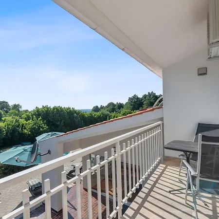 Villa Grosse Luxus-villa Fur 12 Personen Mit Pool, Jachuzzi Und Meeresnaehe