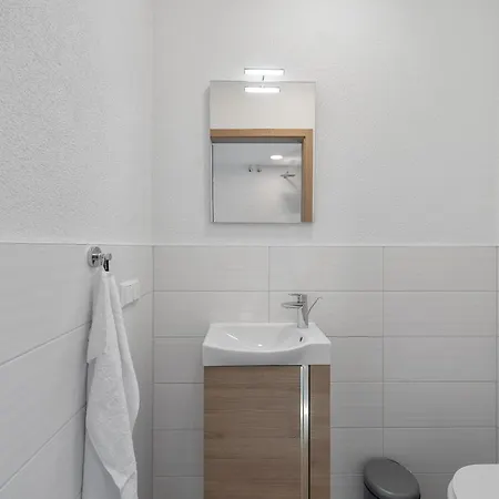 Grosse Luxus-villa Fur 12 Personen Mit Pool, Jachuzzi Und Meeresnaehe Villa