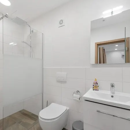 Grosse Luxus-villa Fur 12 Personen Mit Pool, Jachuzzi Und Meeresnaehe Labin (Istria)