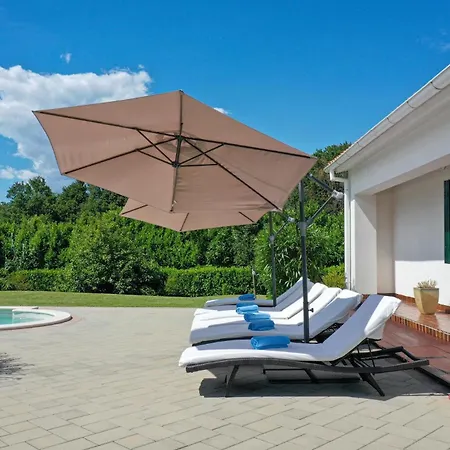 Villa Grosse Luxus-villa Fur 12 Personen Mit Pool, Jachuzzi Und Meeresnaehe Labin (Istria)