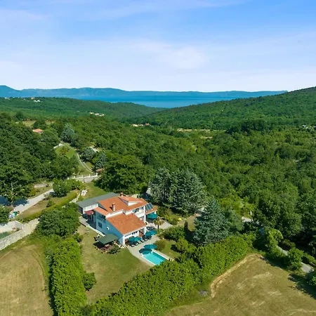 Villa Grosse Luxus-villa Fur 12 Personen Mit Pool, Jachuzzi Und Meeresnaehe *