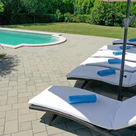 Grosse Luxus-villa Fur 12 Personen Mit Pool, Jachuzzi Und Meeresnaehe *