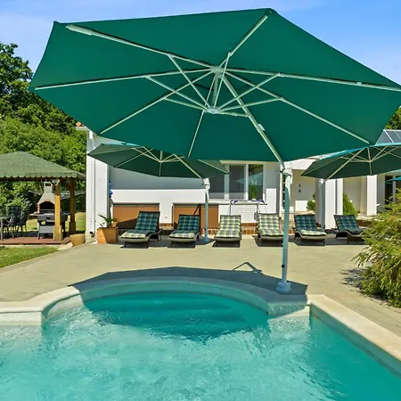 Grosse Luxus-villa Fur 12 Personen Mit Pool, Jachuzzi Und Meeresnaehe Labin (Istria)